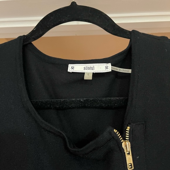 Black dress with gold zippers - Picture 2 of 5